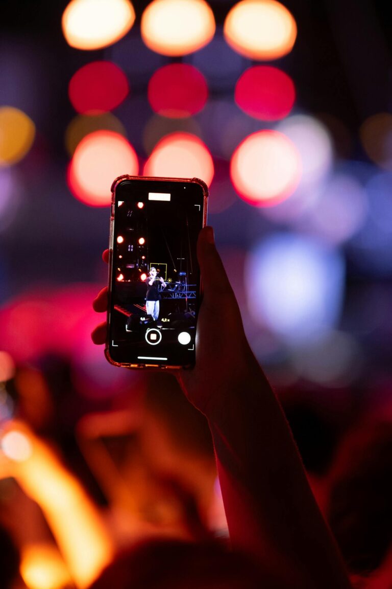 Capturing Live Concert Moment with Smartphone